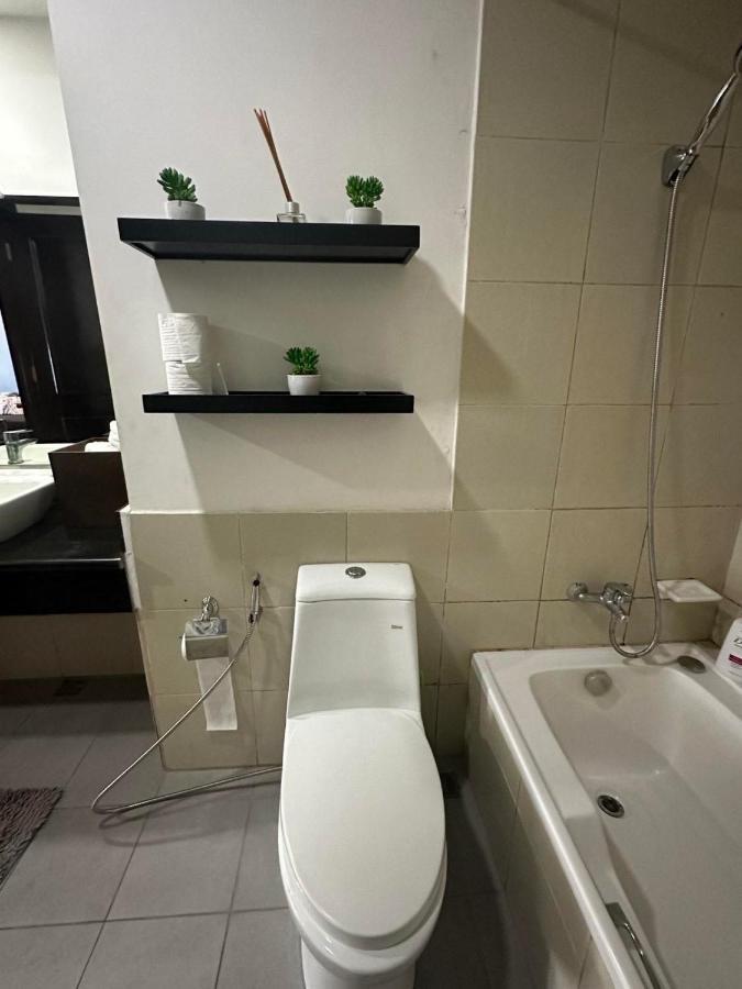Suites De Marina Manila With Netflix Bagian luar foto