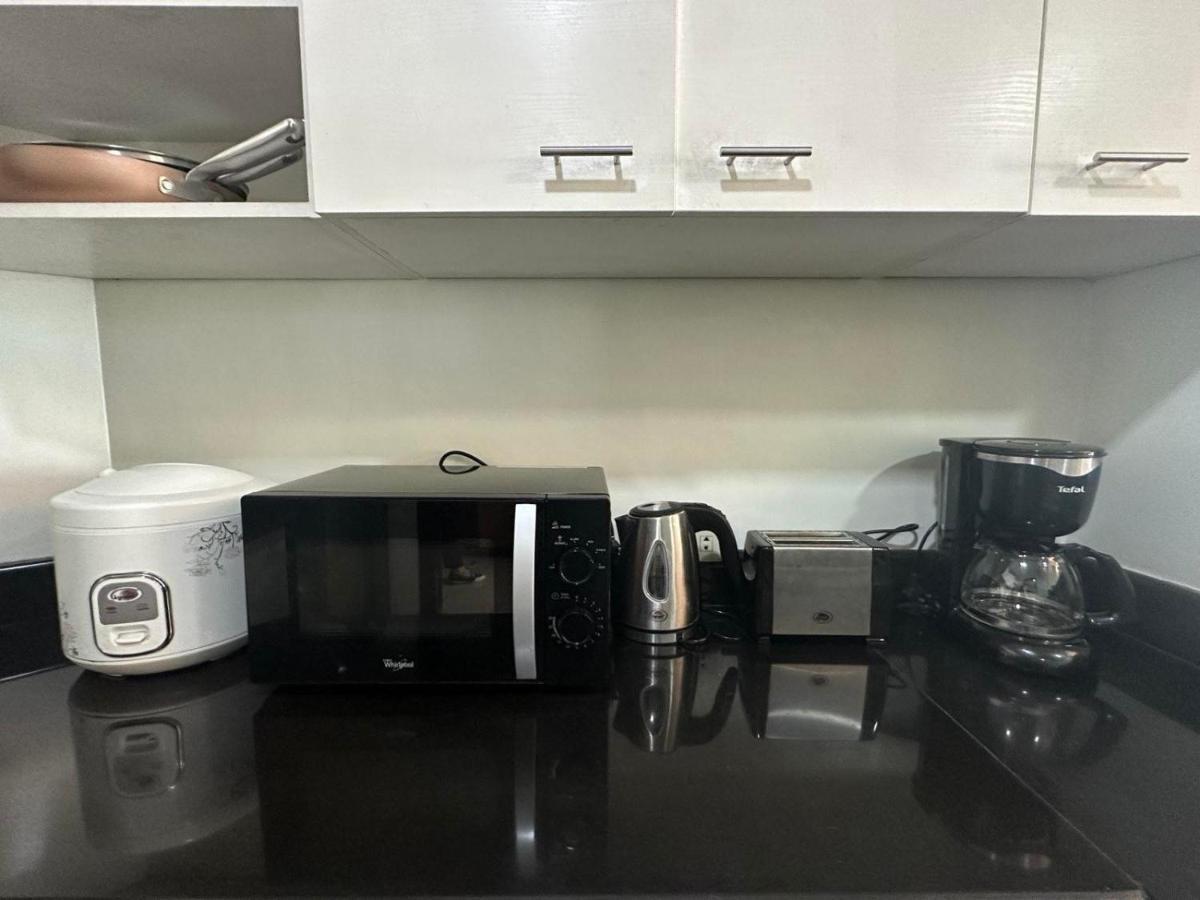 Suites De Marina Manila With Netflix Bagian luar foto
